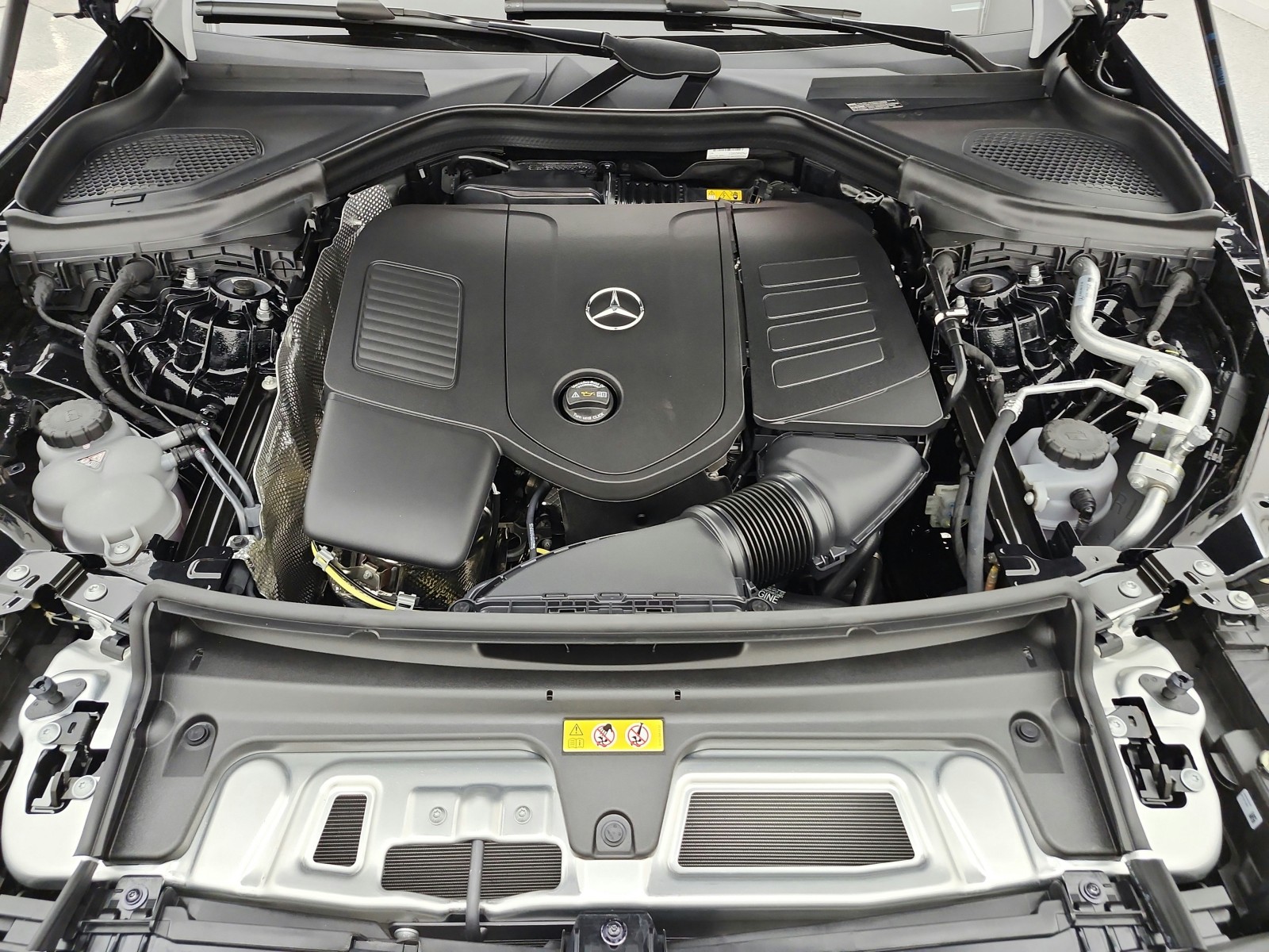 New 2027 Black Mercedes-Benz GLC 300 4MATIC® SUV image 12