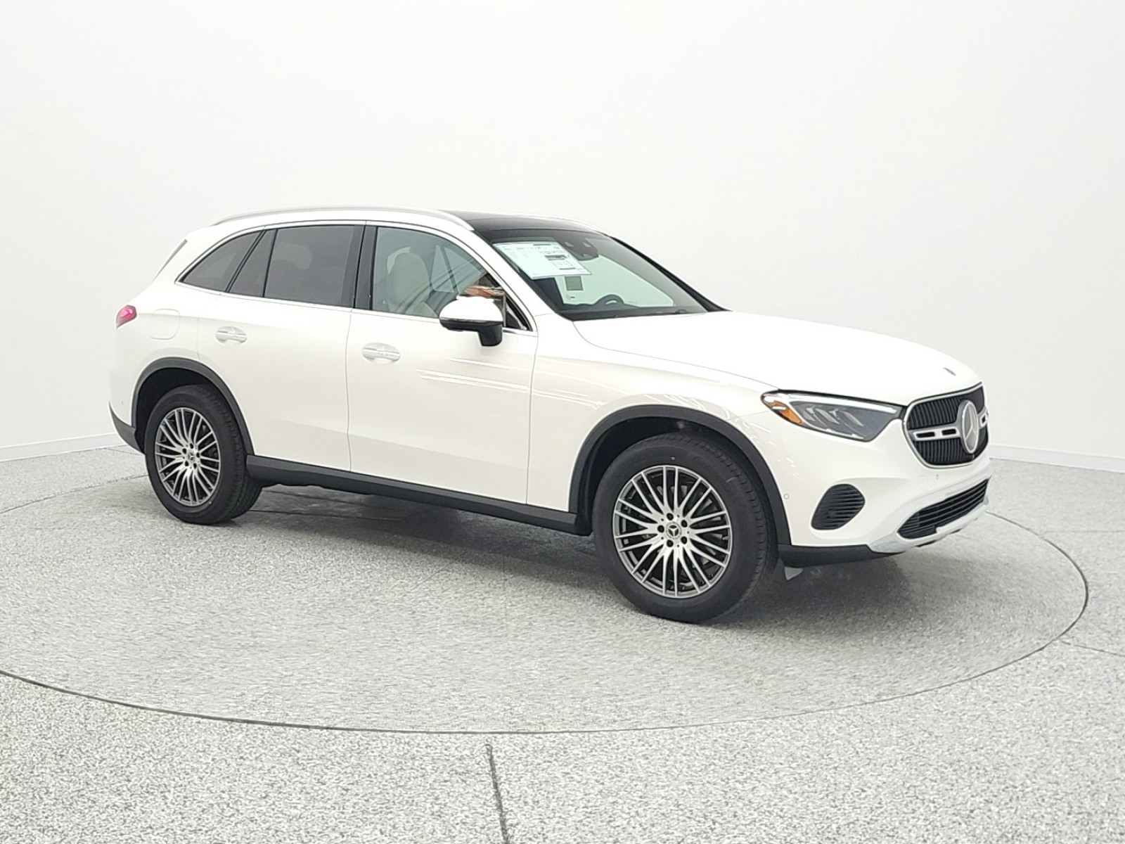 New 2026 Polar White Mercedes-Benz GLC 300 image 3