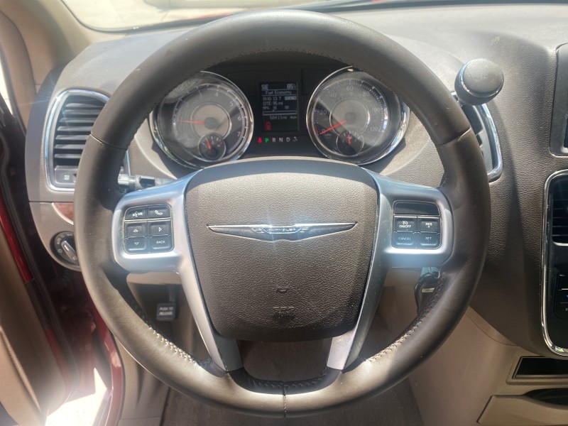 2012 Chrysler Town & Country 1 OWNER LOW MILES 58.411 in , 