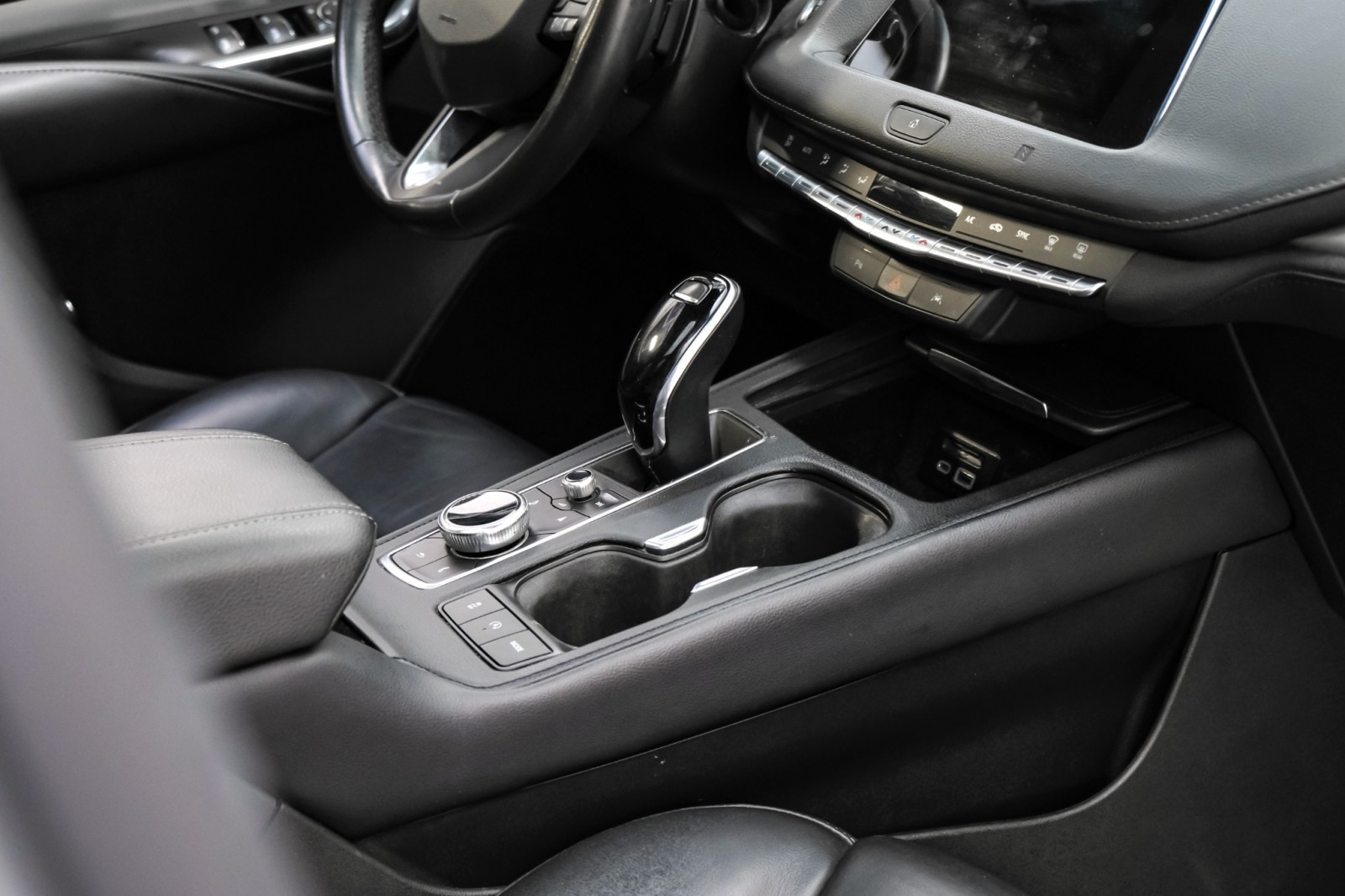 2020 Cadillac XT4 AWD Premium Luxury PanoRoof Navigation DrvrAwarene 27