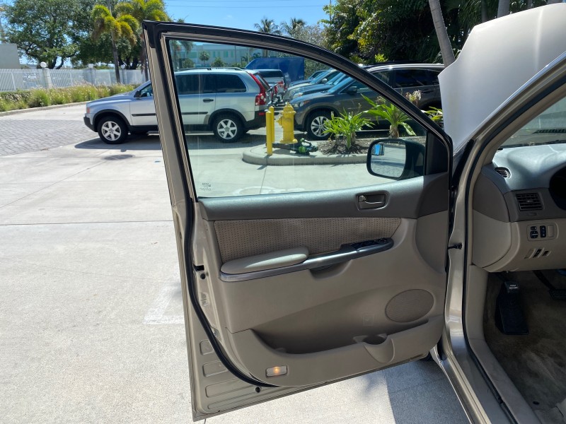 2006 Toyota Sienna VAN LE LOW MILES 78,653 in , 