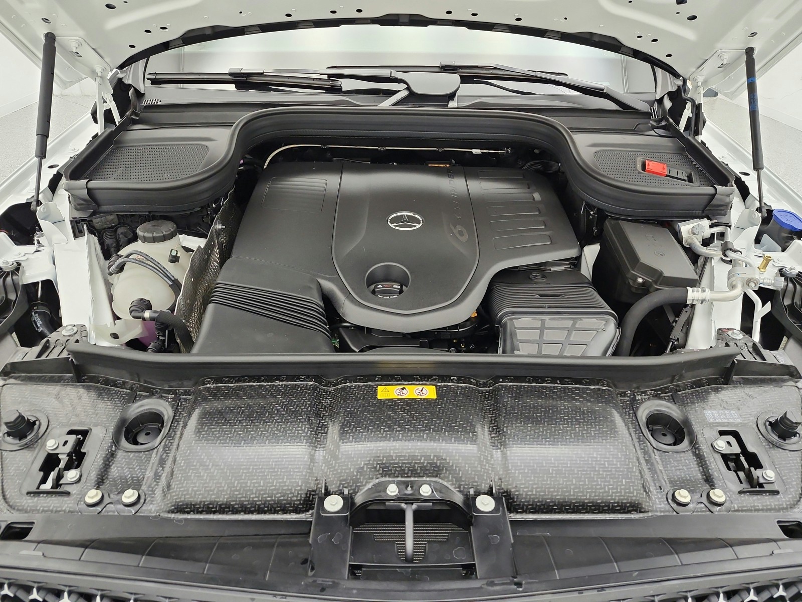 New 2026 Polar White Mercedes-Benz GLE 450 4MATIC® Coupe image 12