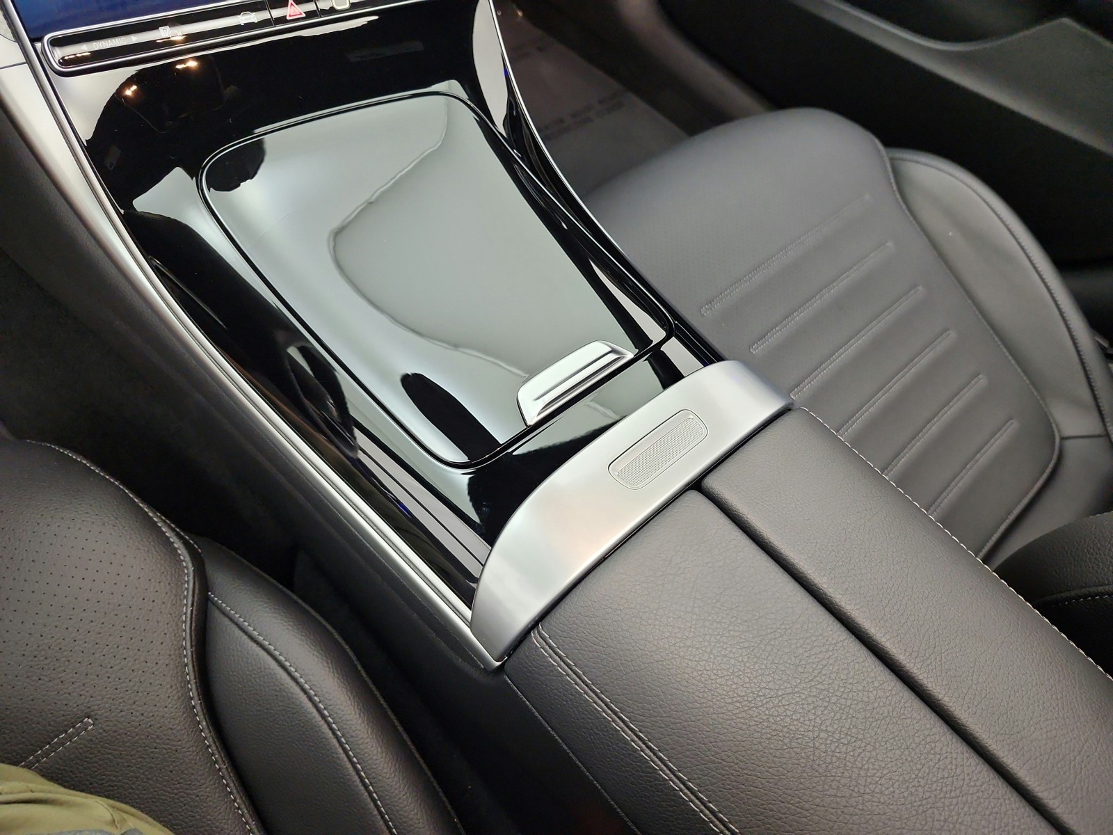 Used 2024 Obsidian Black Metallic Mercedes-Benz C 300 Sedan image 13