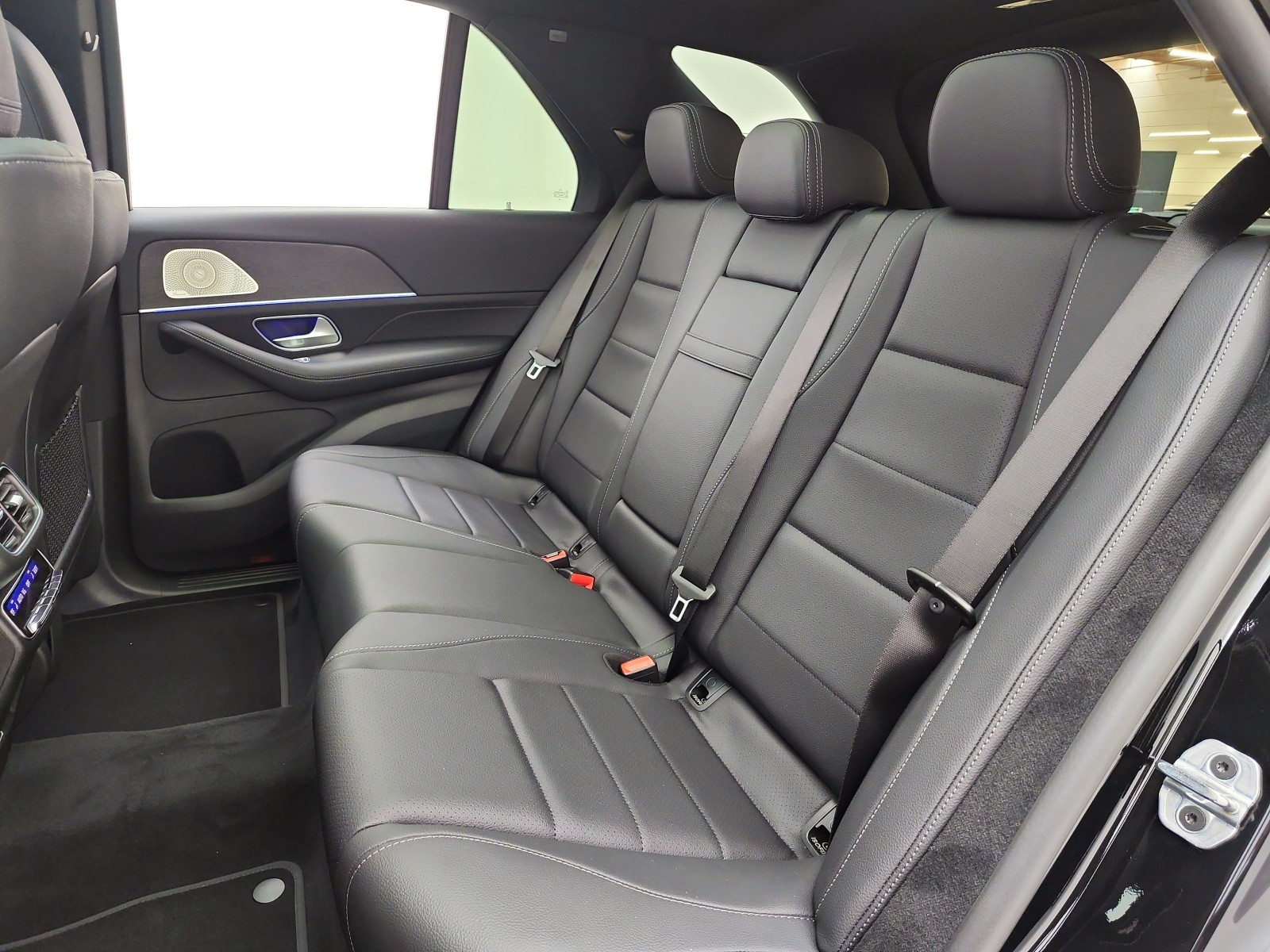 New 2026 Black Mercedes-Benz GLE 450 4MATIC® SUV image 11