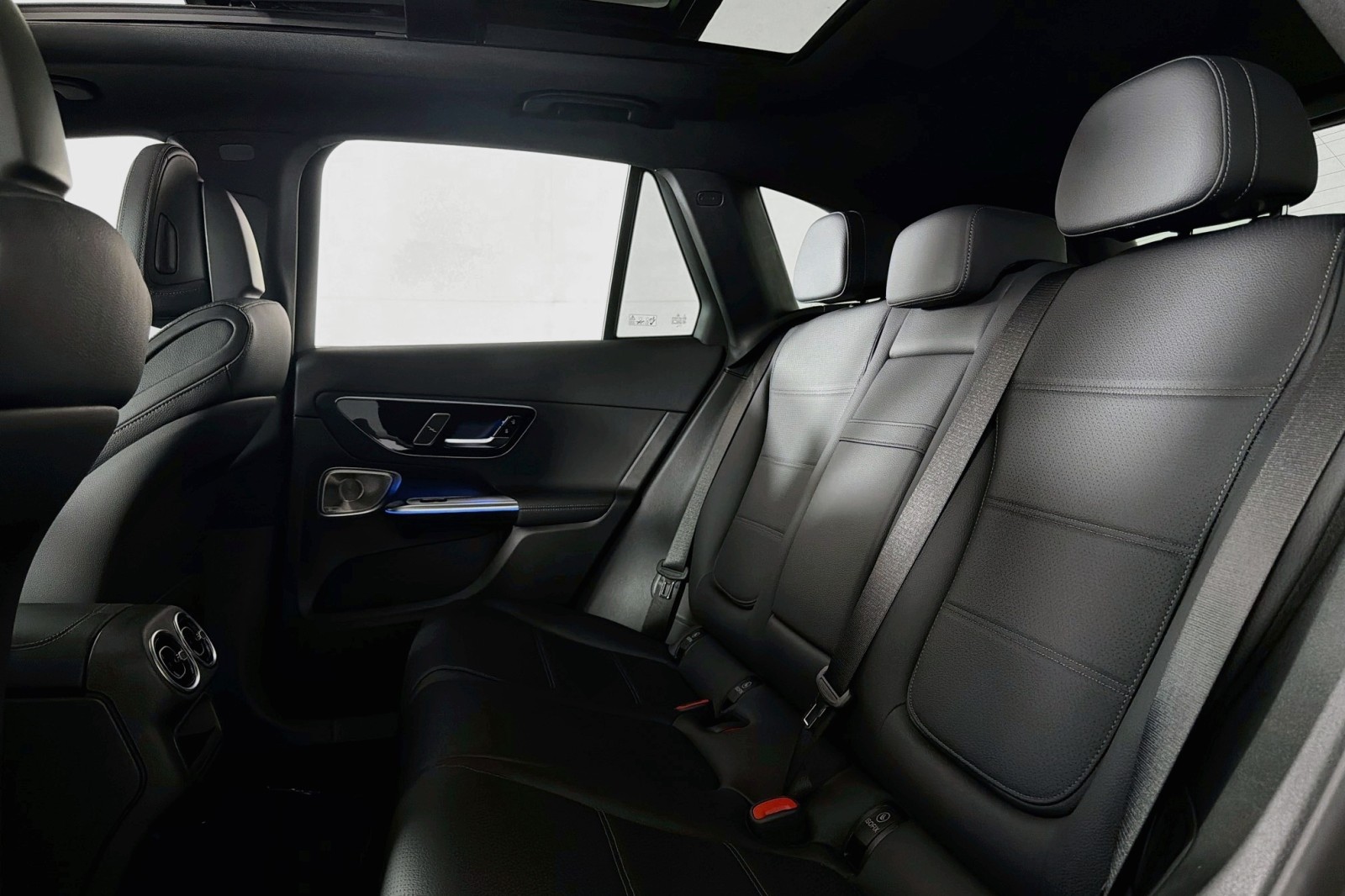 New 2026 Black Mercedes-Benz GLC 300 SUV image 14