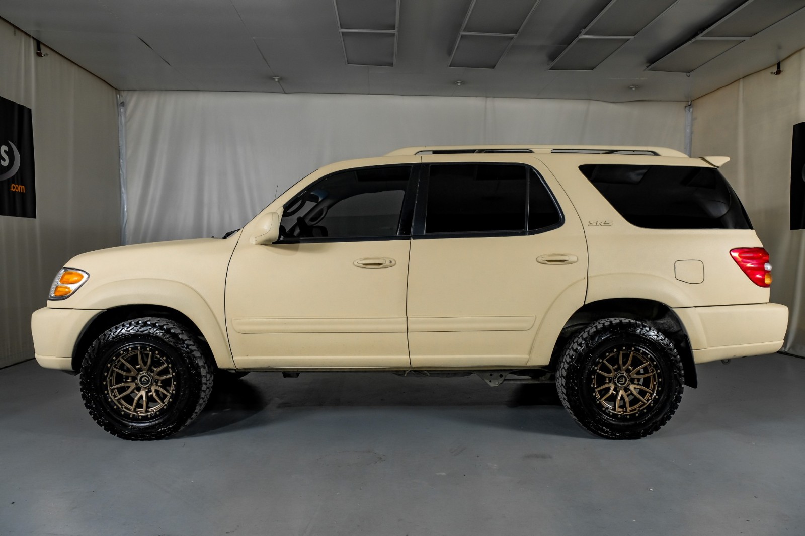 2004 Toyota Sequoia SR5 11