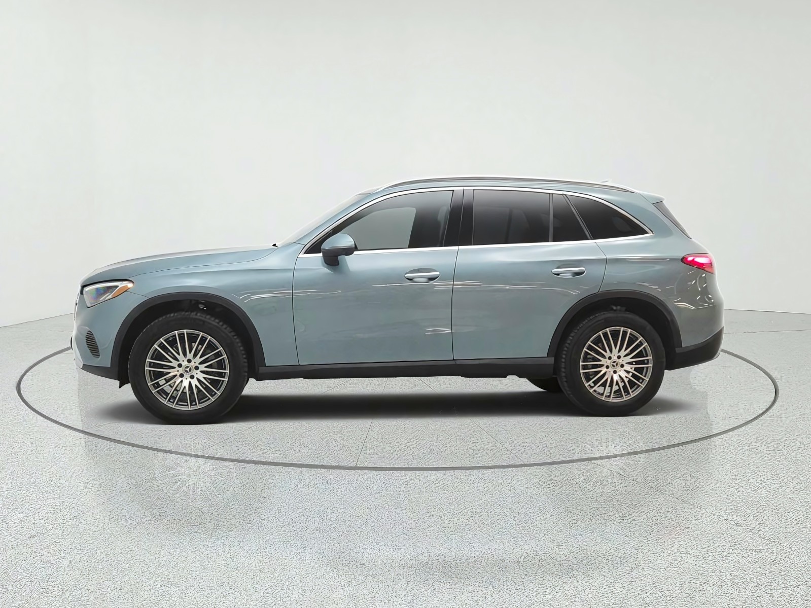 New 2026 Verde Silver Metallic Mercedes-Benz GLC 300 4MATIC® SUV image 8
