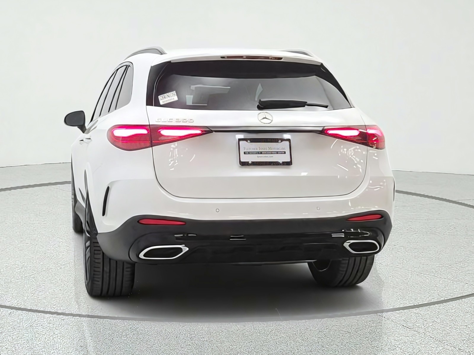 New 2027 MANUFAKTUR Moonlight White Metallic Mercedes-Benz GLC 300 SUV image 6