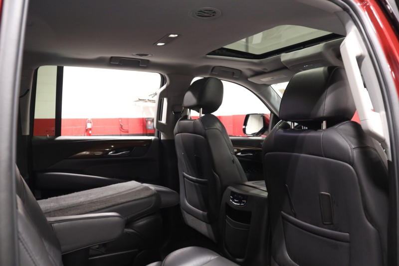 2020 Cadillac Escalade ESV 4dr Suv in , 