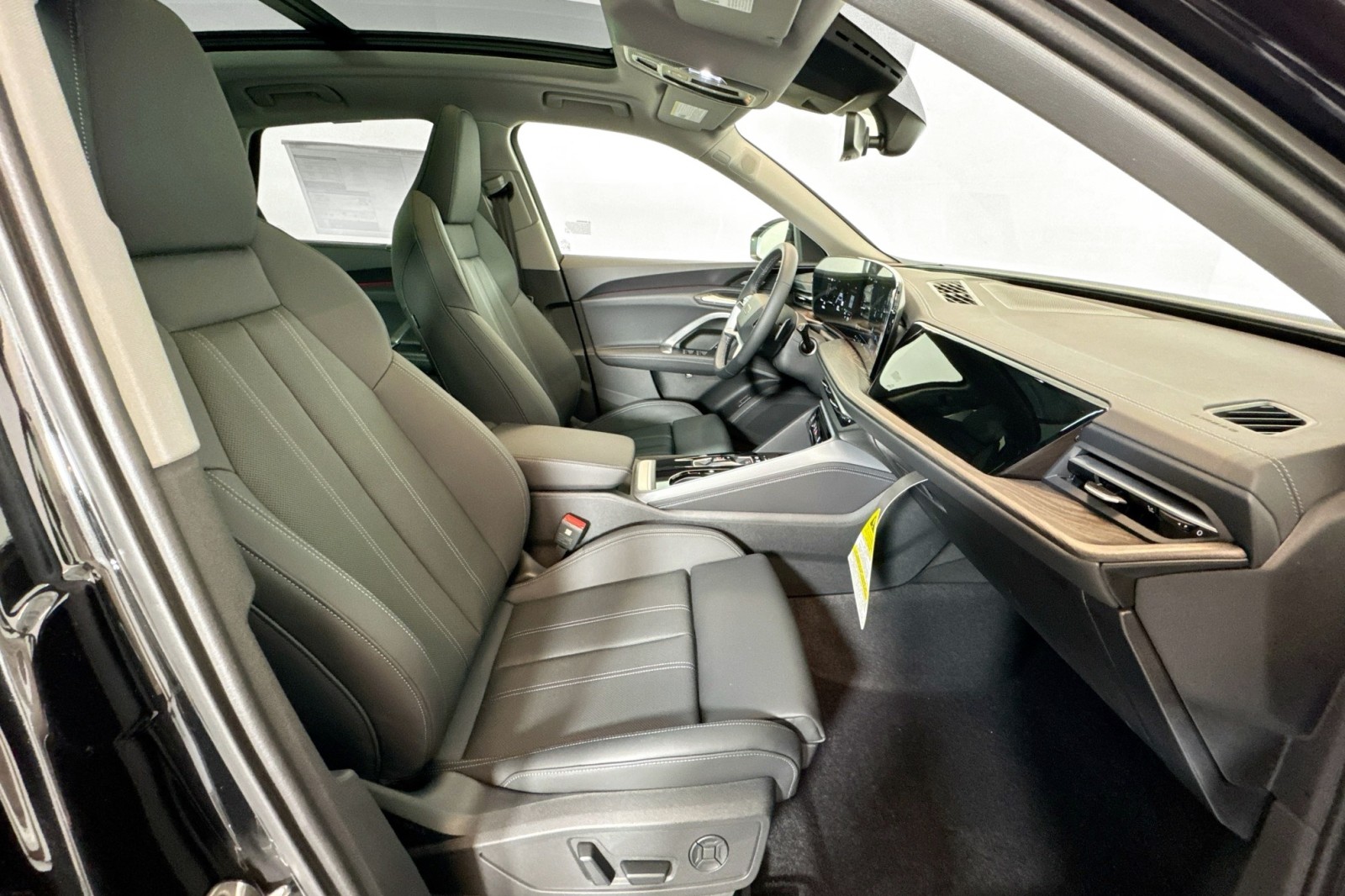 New 2025 Mythos Black Metallic Audi Premium Plus 2.0 TFSI quattro image 25