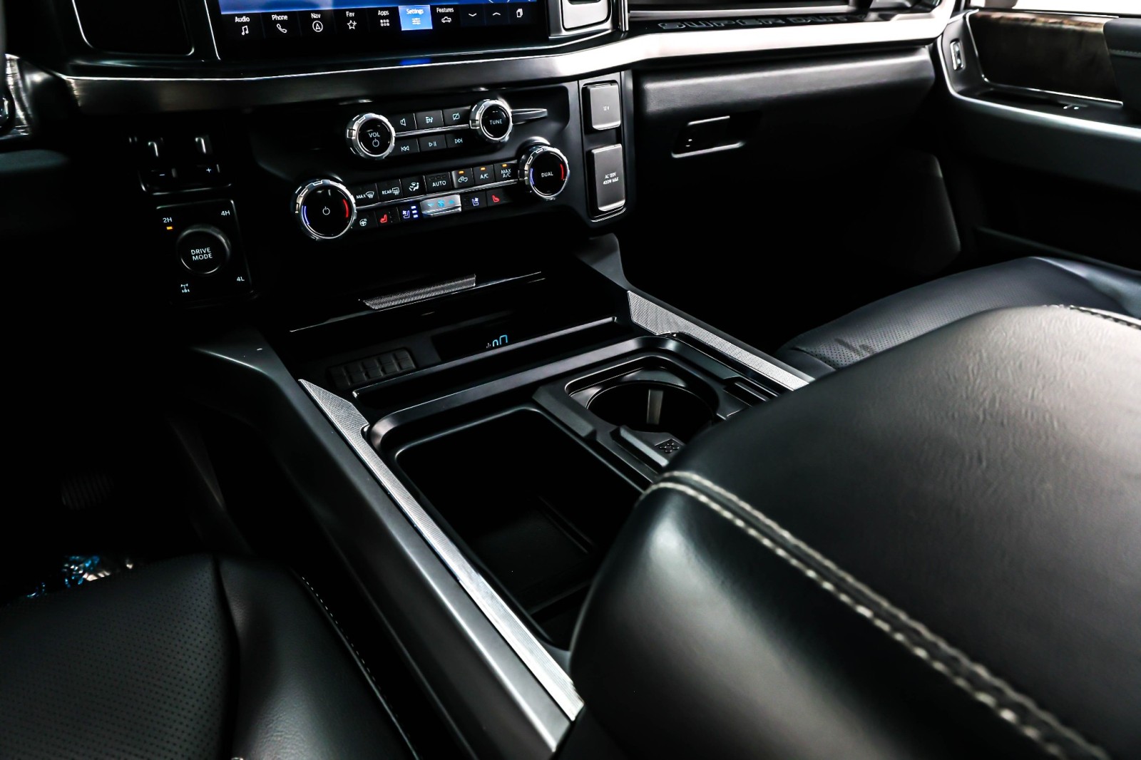 Used 2024 Antimatter Blue Metallic Ford LARIAT image 6