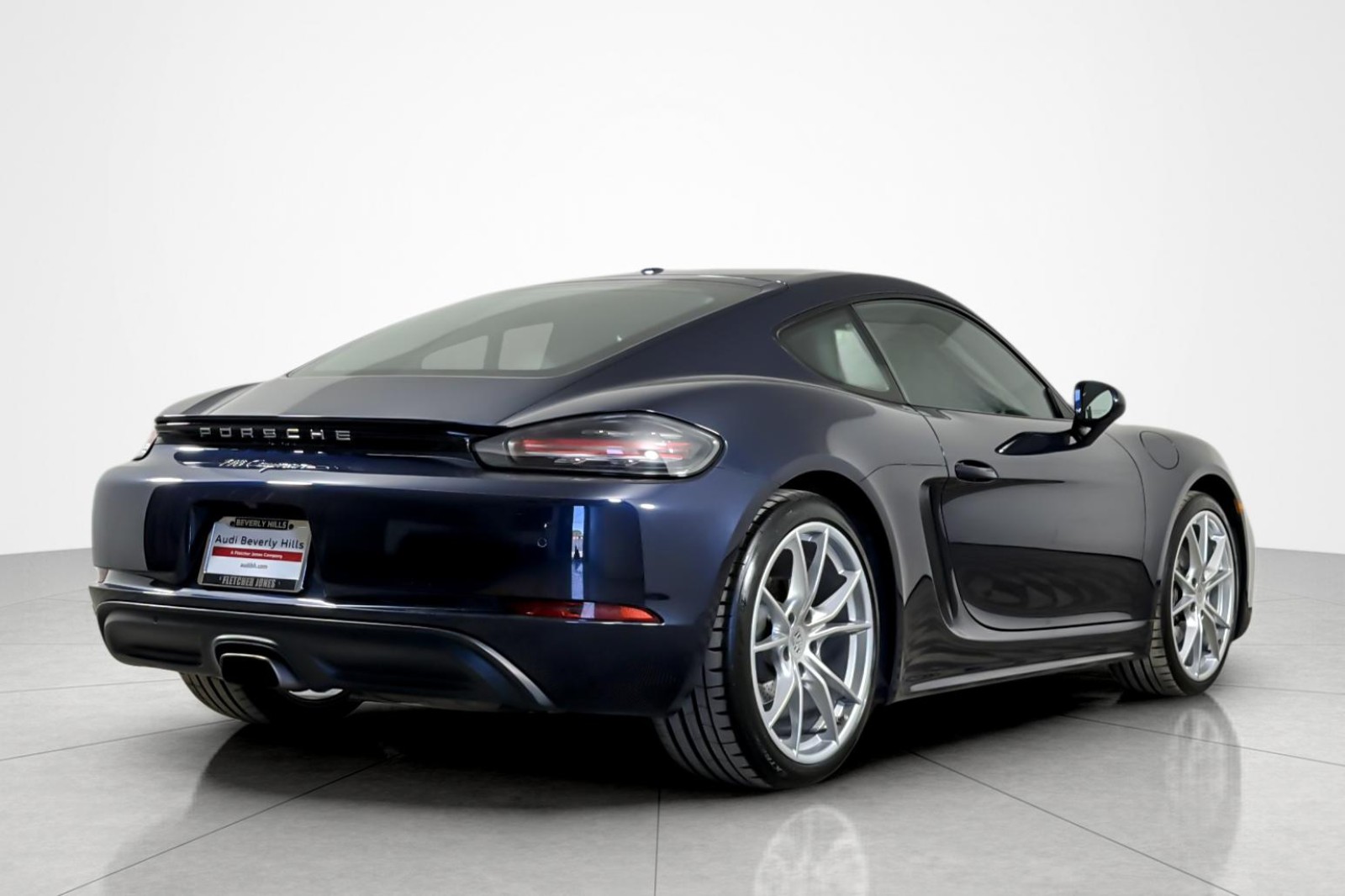 Used 2018 NIGHT BLUE Porsche Coupe image 5