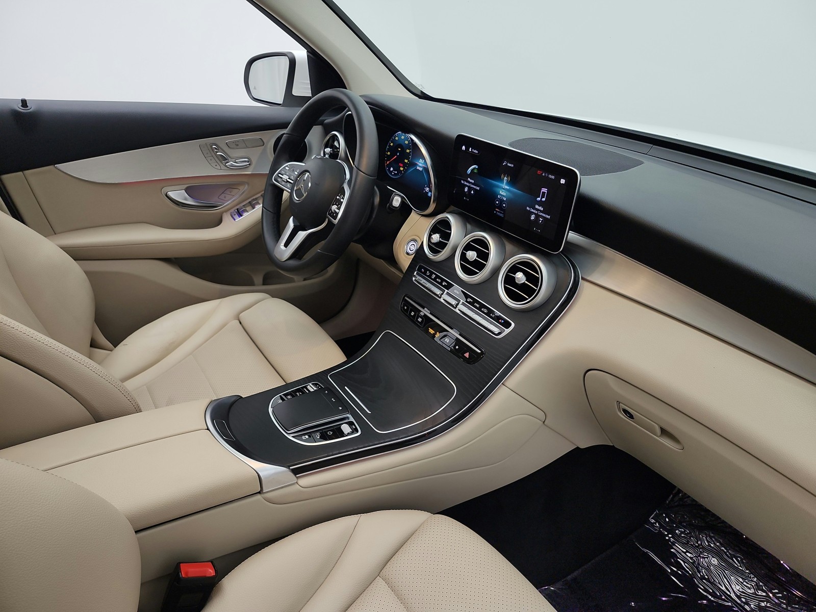 Used 2022 Polar White Mercedes-Benz GLC 300 SUV image 24