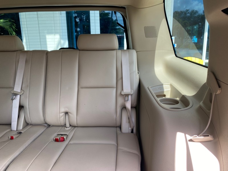 2010 Cadillac Escalade SUNROOF NAV Premium LOW MILES 66,933 in ,