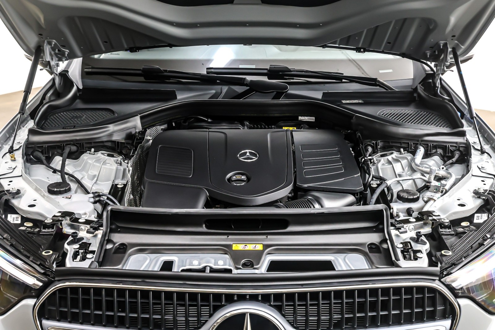 New 2026 MANUFAKTUR Alpine Grey Mercedes-Benz GLC 300 image 11