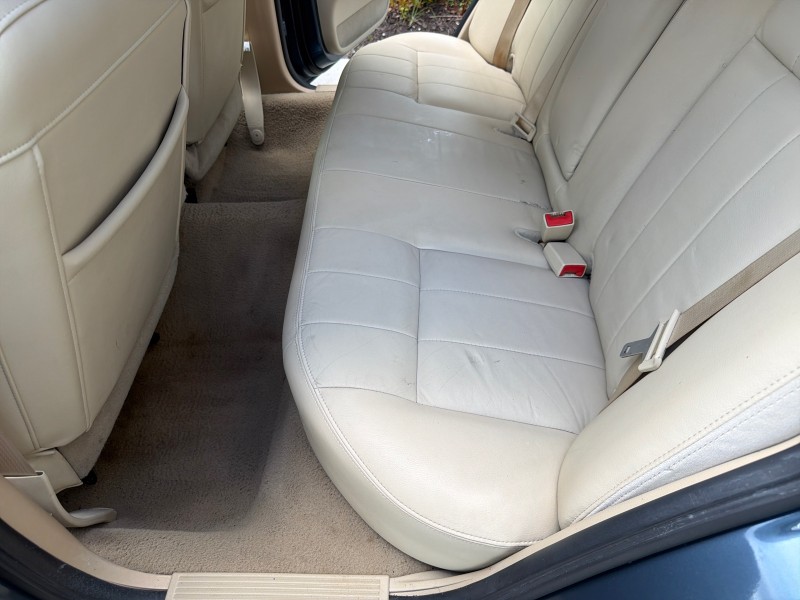 2007 Mercury Grand Marquis LS LOW MILES 52,599 1 OWNER in ,