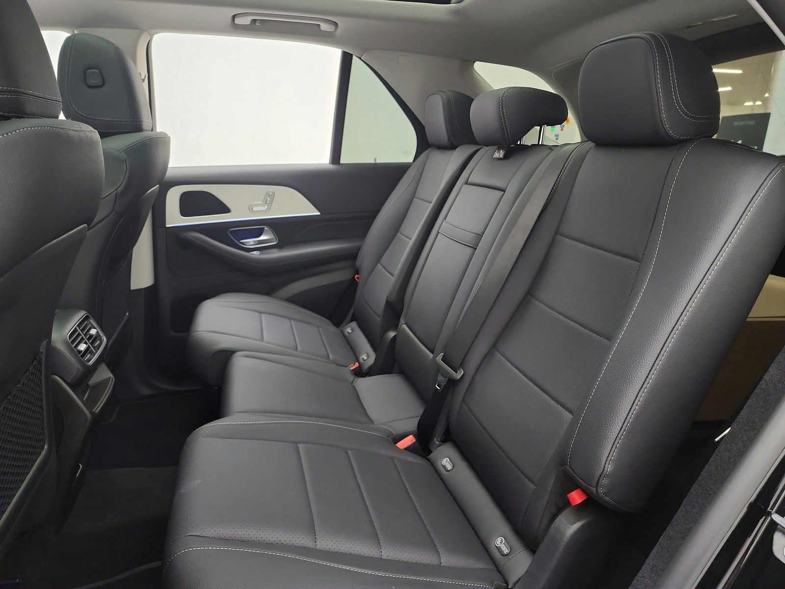 New 2026 Obsidian Black Metallic Mercedes-Benz GLE 450 4MATIC® SUV image 11