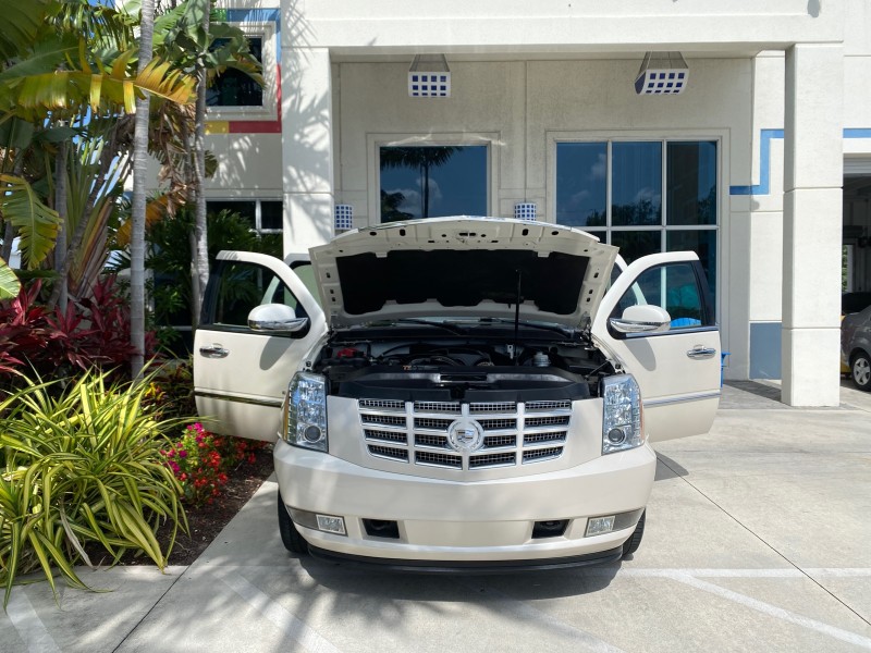 2010 Cadillac Escalade SUNROOF NAV Premium LOW MILES 66,933 in ,