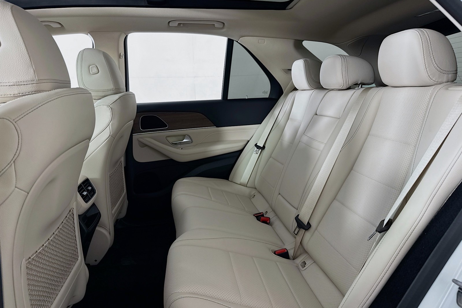 New 2026 Polar White Mercedes-Benz GLE 450 4MATIC® SUV image 7