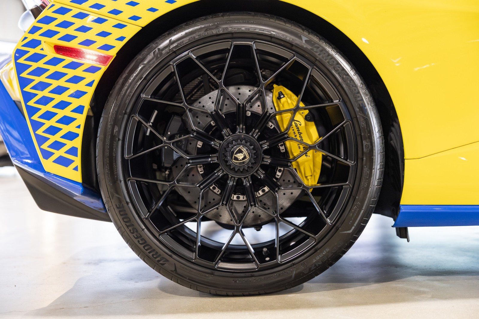 Used Car 2022 Lamborghini Huracan Sto  - $14k Giallo Belenus Paint - Sport Seats - Dark Chrome Interior For Sale Under $400,000 In Boerne, Texas