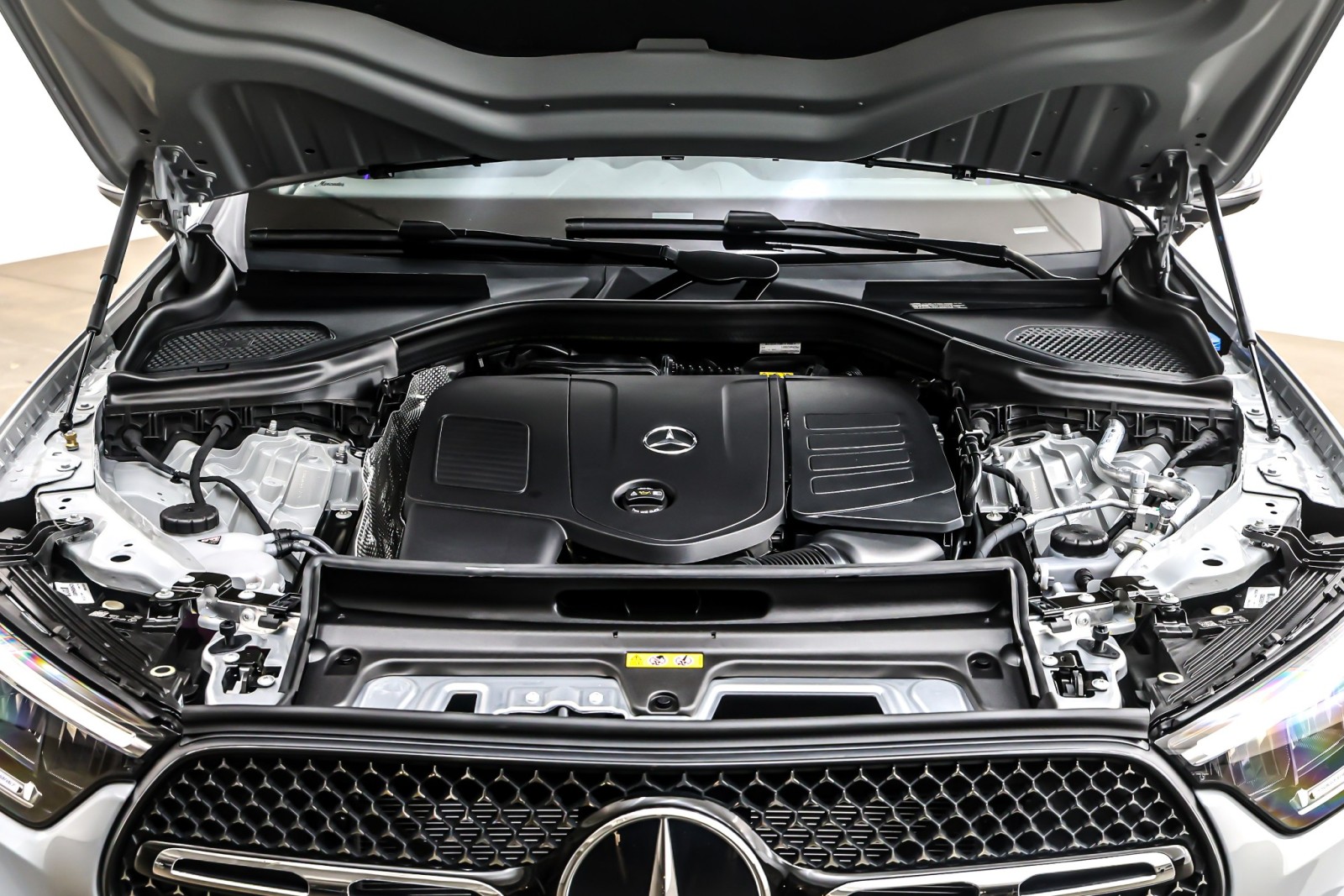 New 2026 MANUFAKTUR Alpine Grey Mercedes-Benz GLC 300 image 11