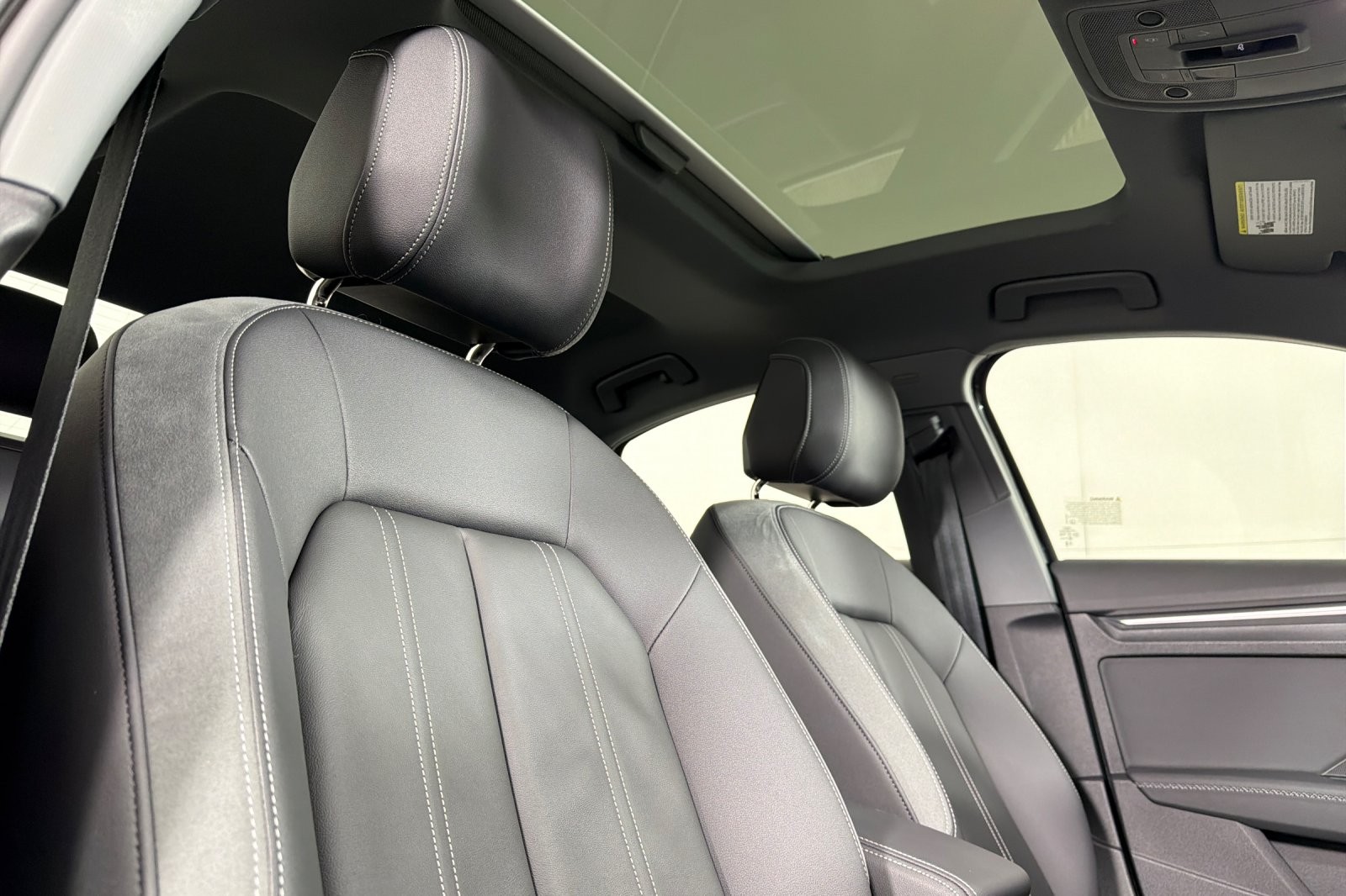 Used 2024 Brilliant Black Audi Premium Plus 40 TFSI quattro image 15