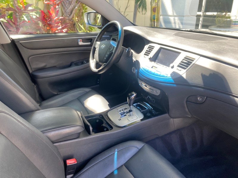 2012 Hyundai Genesis 3.8L SUNROOF PREM PKG in , 