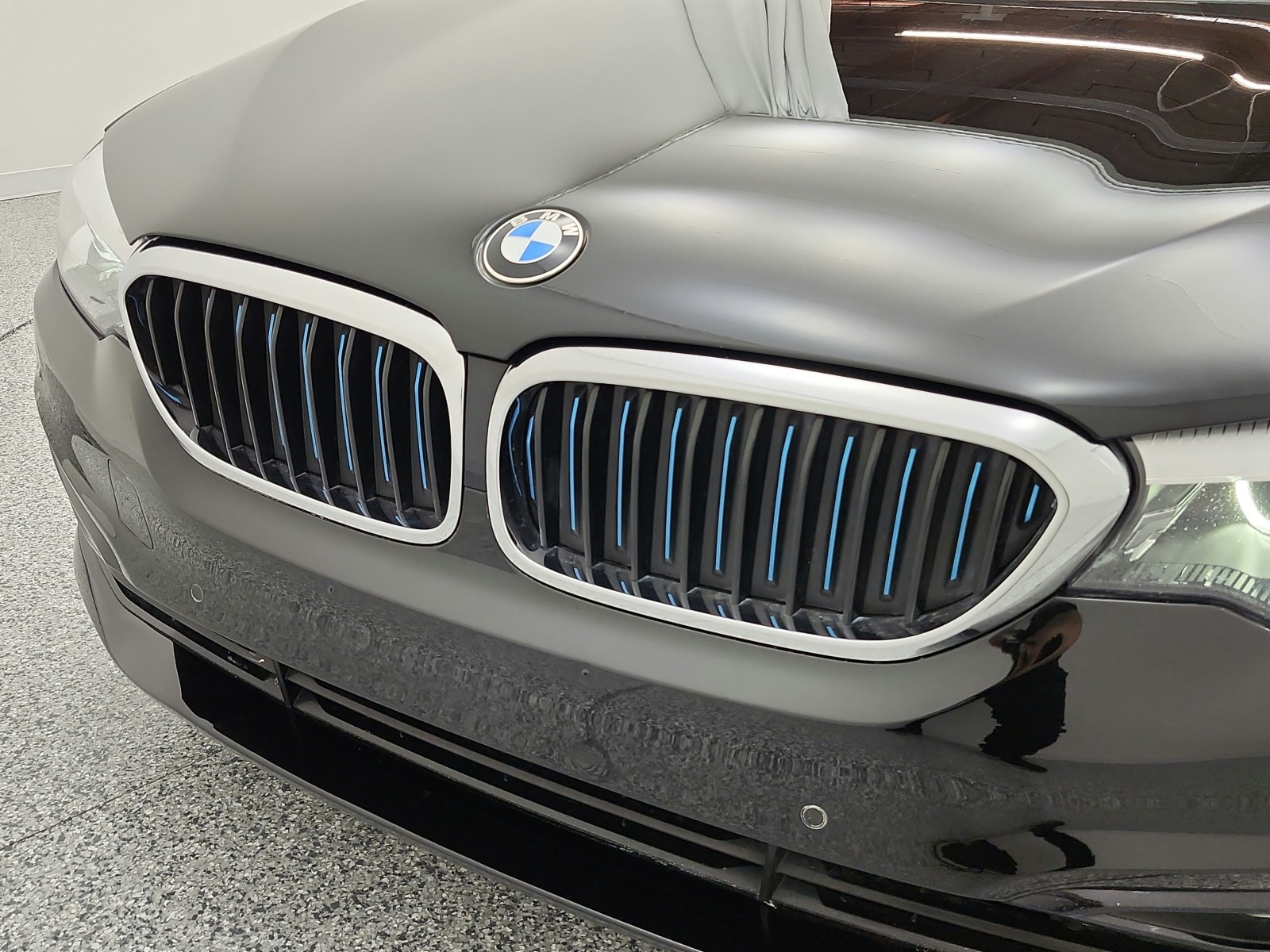 Used 2018 Jet Black BMW 530e iPerformance Plug-In Hybrid image 17