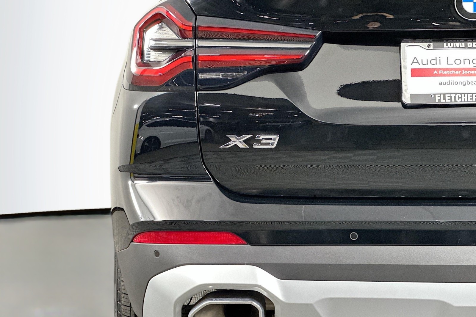 Used 2024 Jet Black BMW sDrive30i image 17