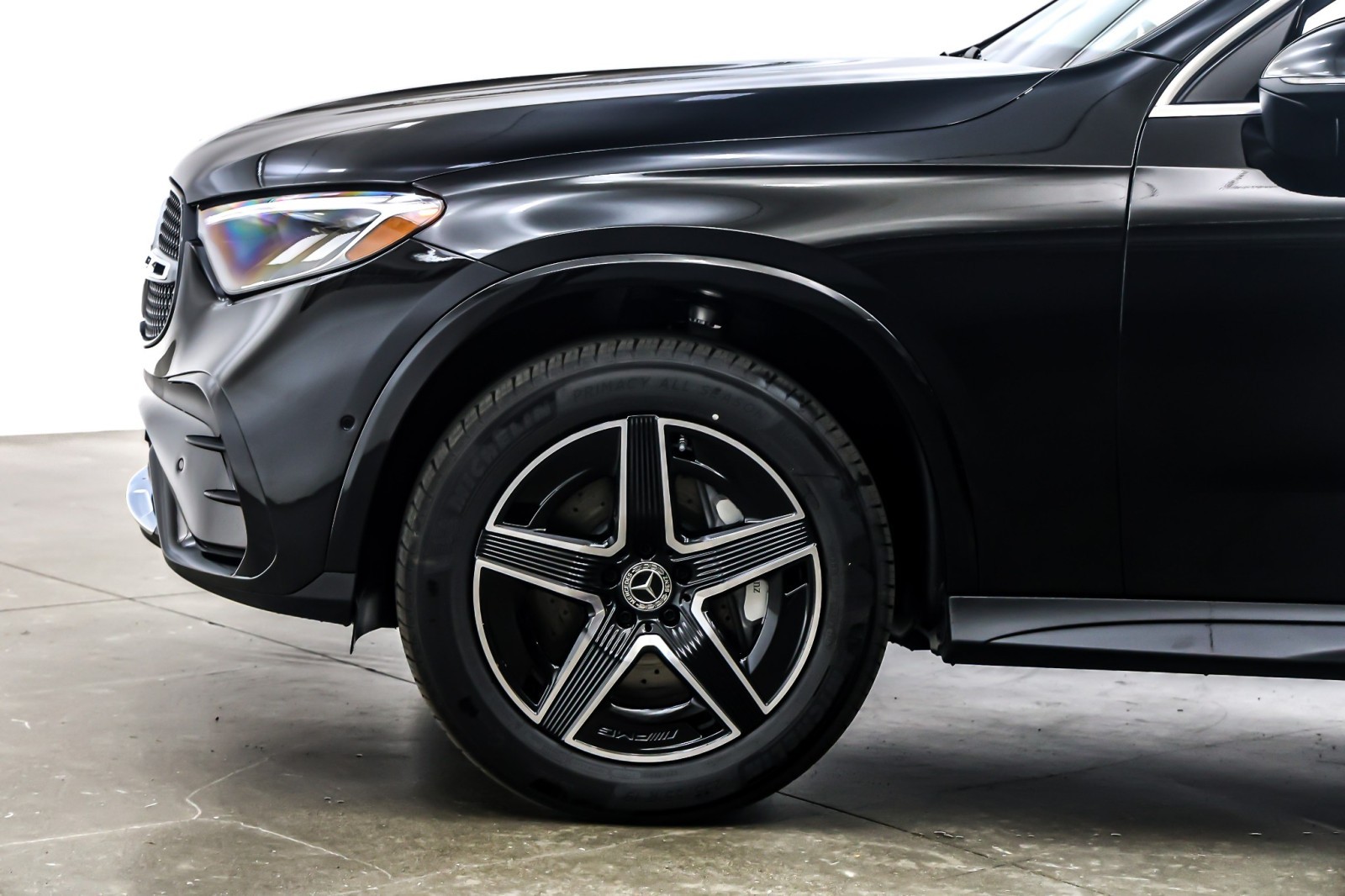New 2026 Black Mercedes-Benz GLC 300 image 10