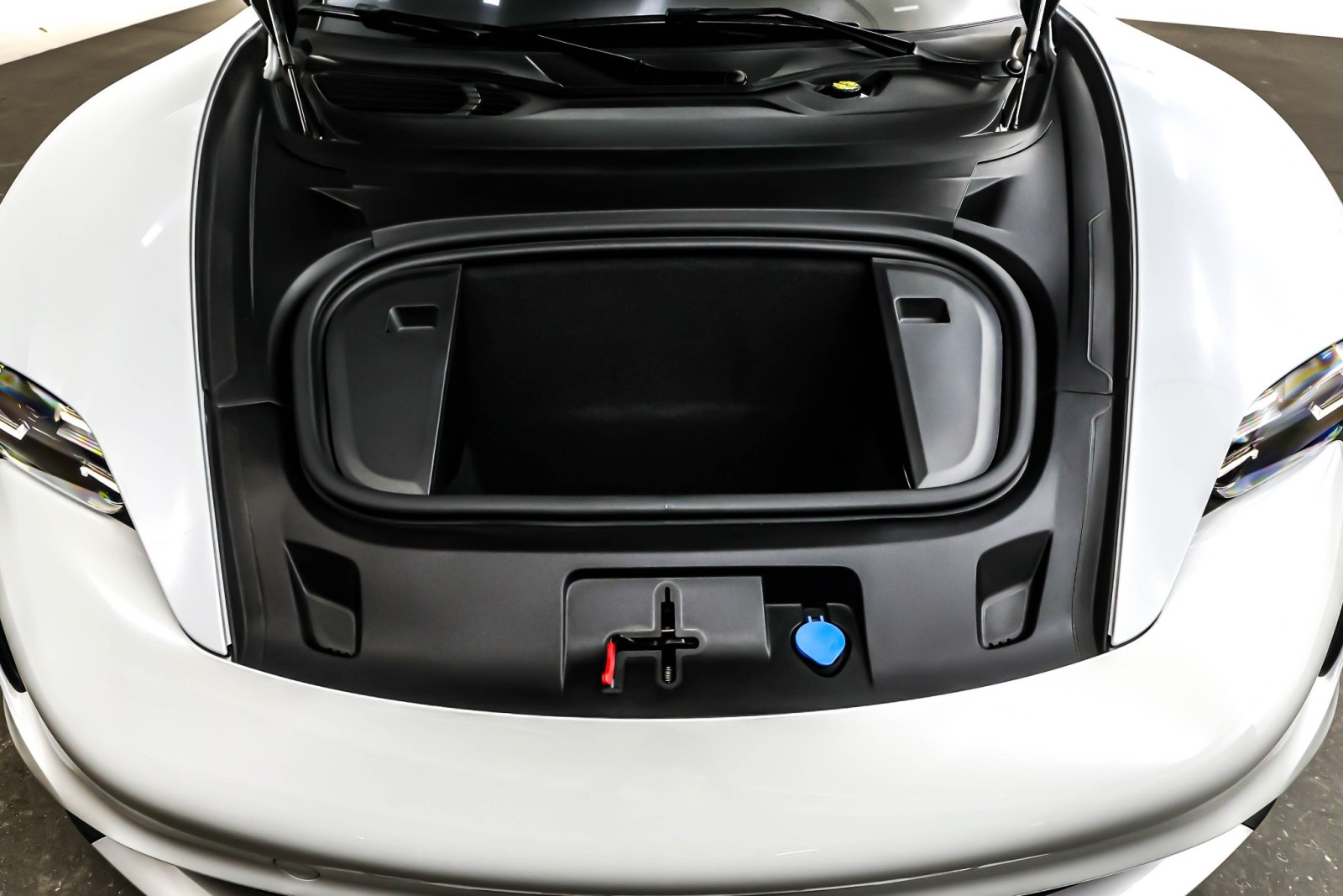 Used 2023 Carrara White Metallic Porsche 4 Cross Turismo AWD image 12