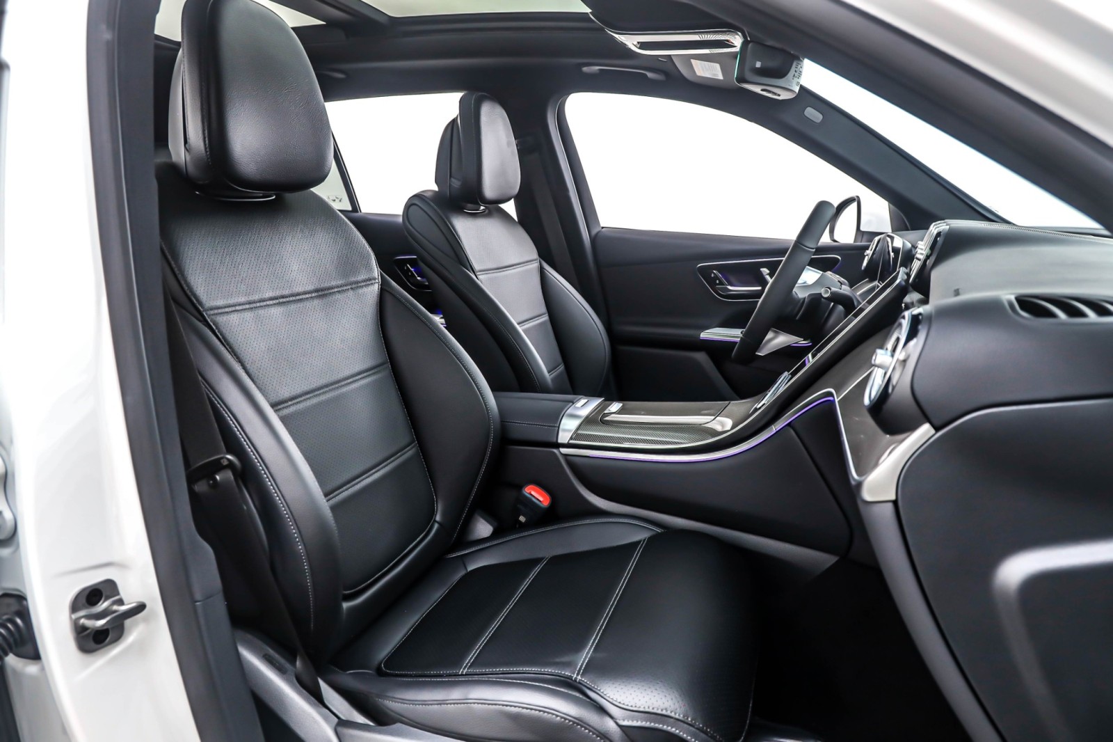 New 2026 Polar White Mercedes-Benz GLC 300 SUV image 7