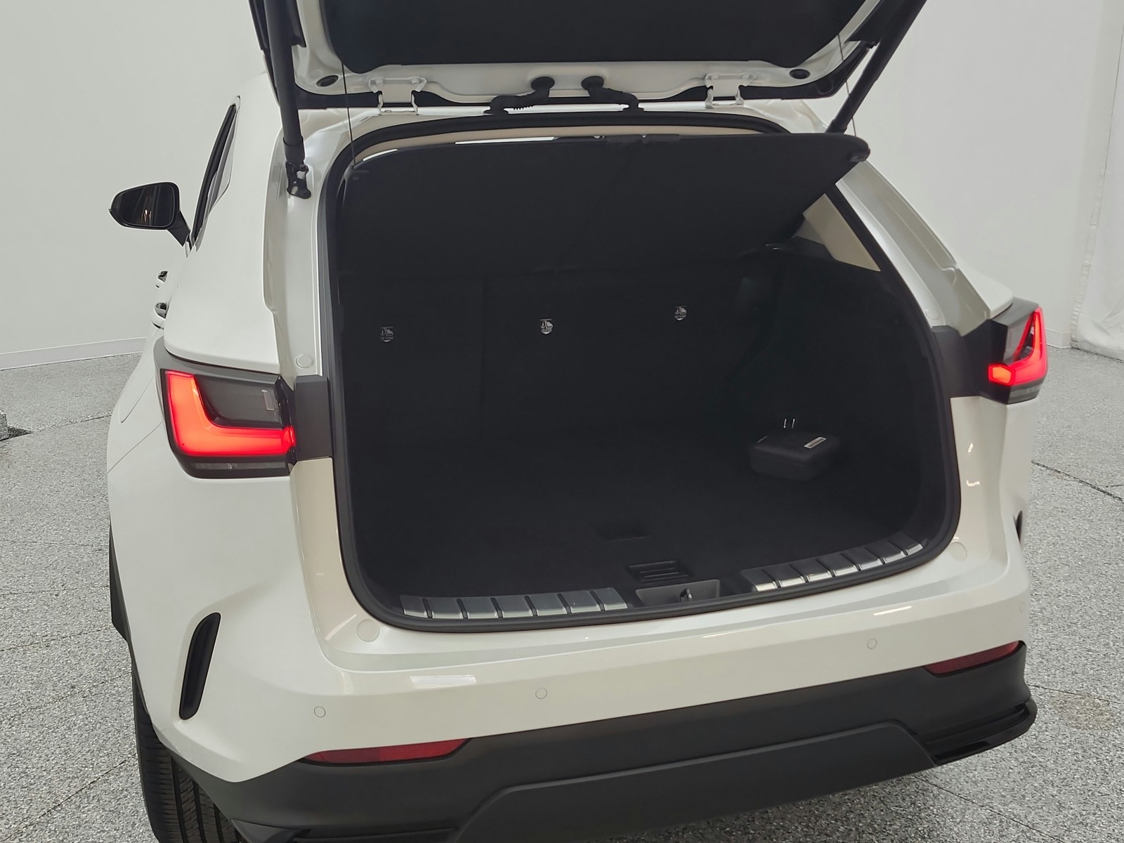 Used 2025 Eminent White Pearl Lexus NX 350 Premium AWD image 25