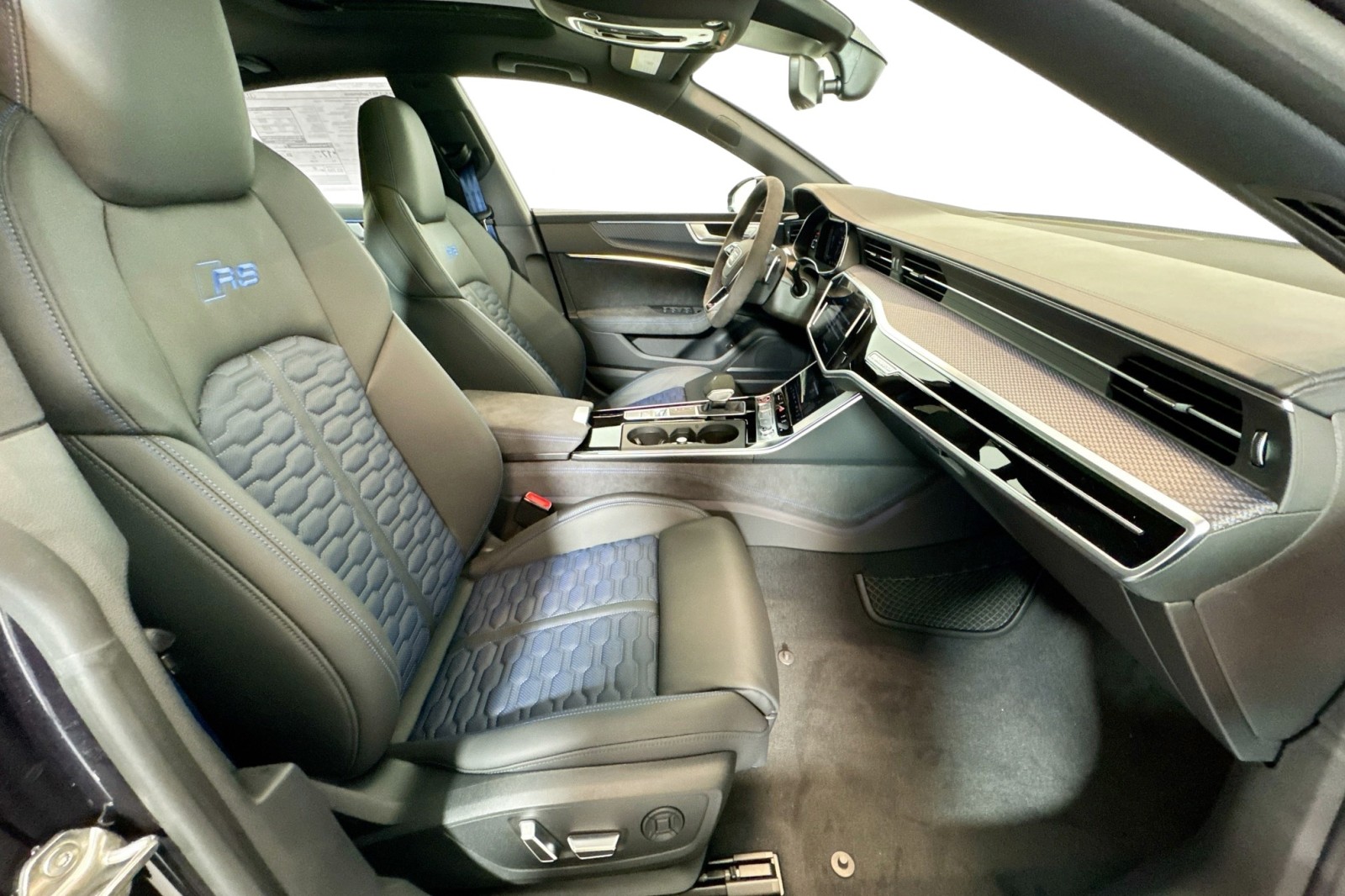 New 2025 Sebring Black Crystal Effect Audi performance 4.0 TFSI quattro image 26