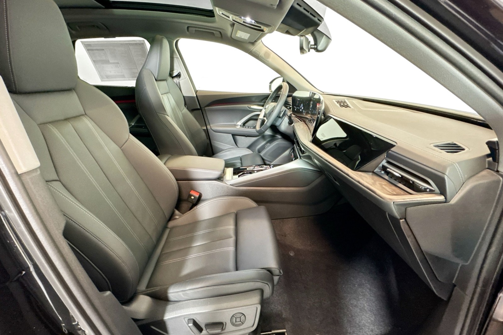 New 2025 Mythos Black Metallic Audi Premium Plus 2.0 TFSI quattro image 26