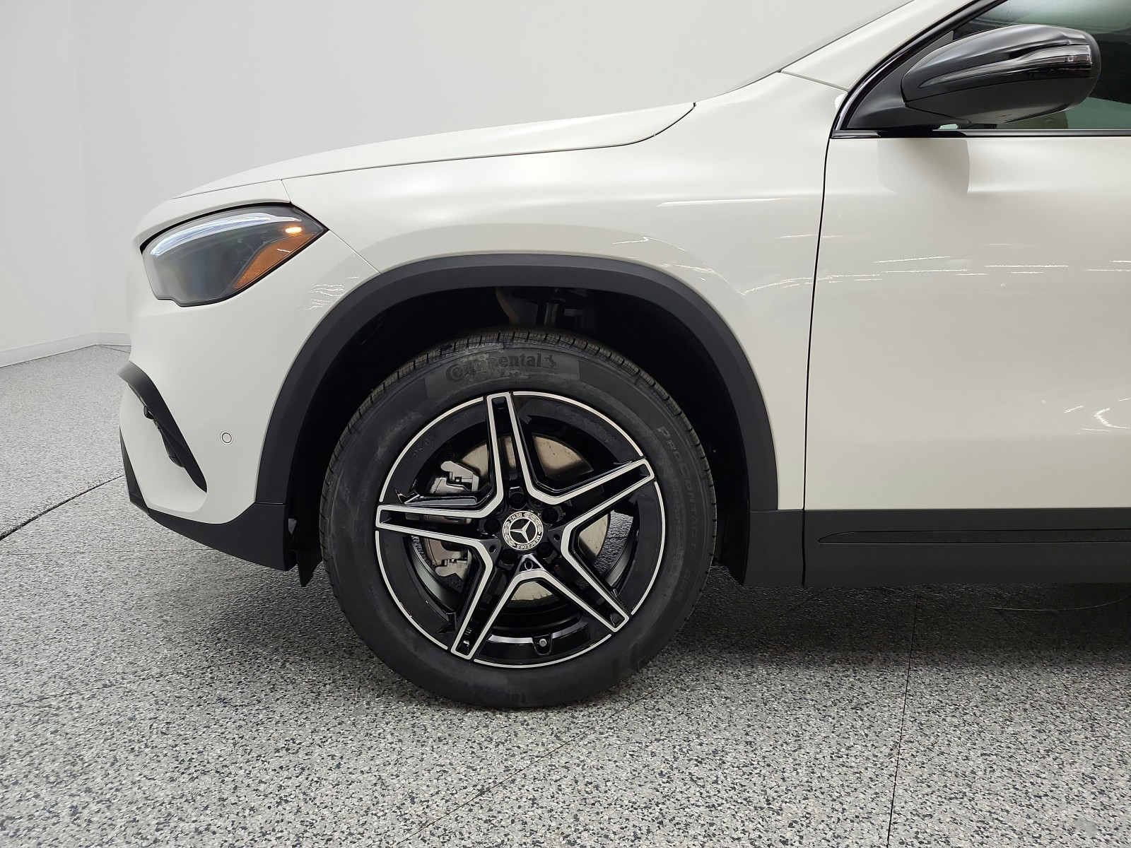 New 2026 Polar White Mercedes-Benz GLA 250 SUV image 15