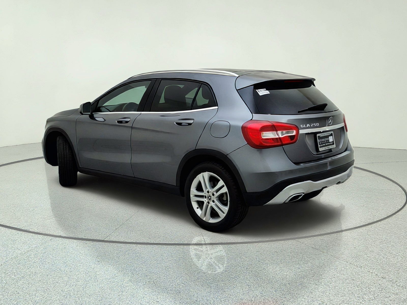 Used 2018 Mountain Grey Metallic Mercedes-Benz GLA 250 image 12