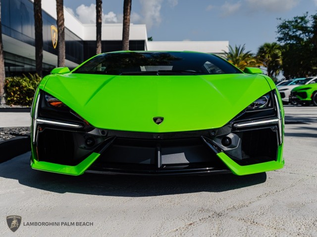 Lamborghini Revuelto