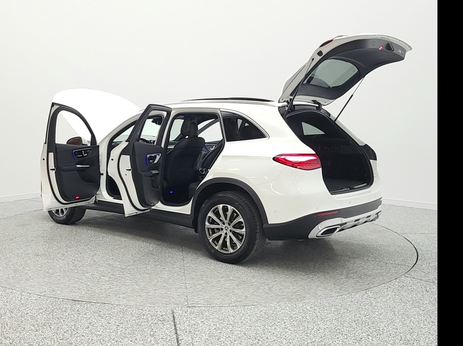 Certified Used 2025 Polar White Mercedes-Benz GLC 300 SUV image 12