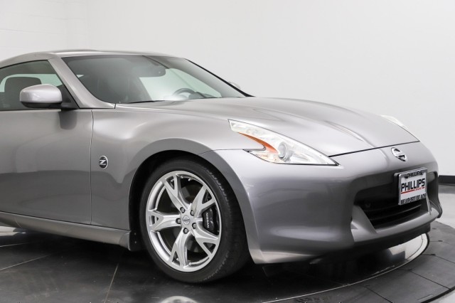 2010 Nissan 370Z Touring 12