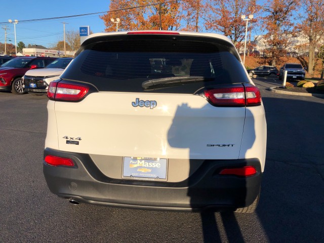 2016 Jeep Cherokee Sport 7