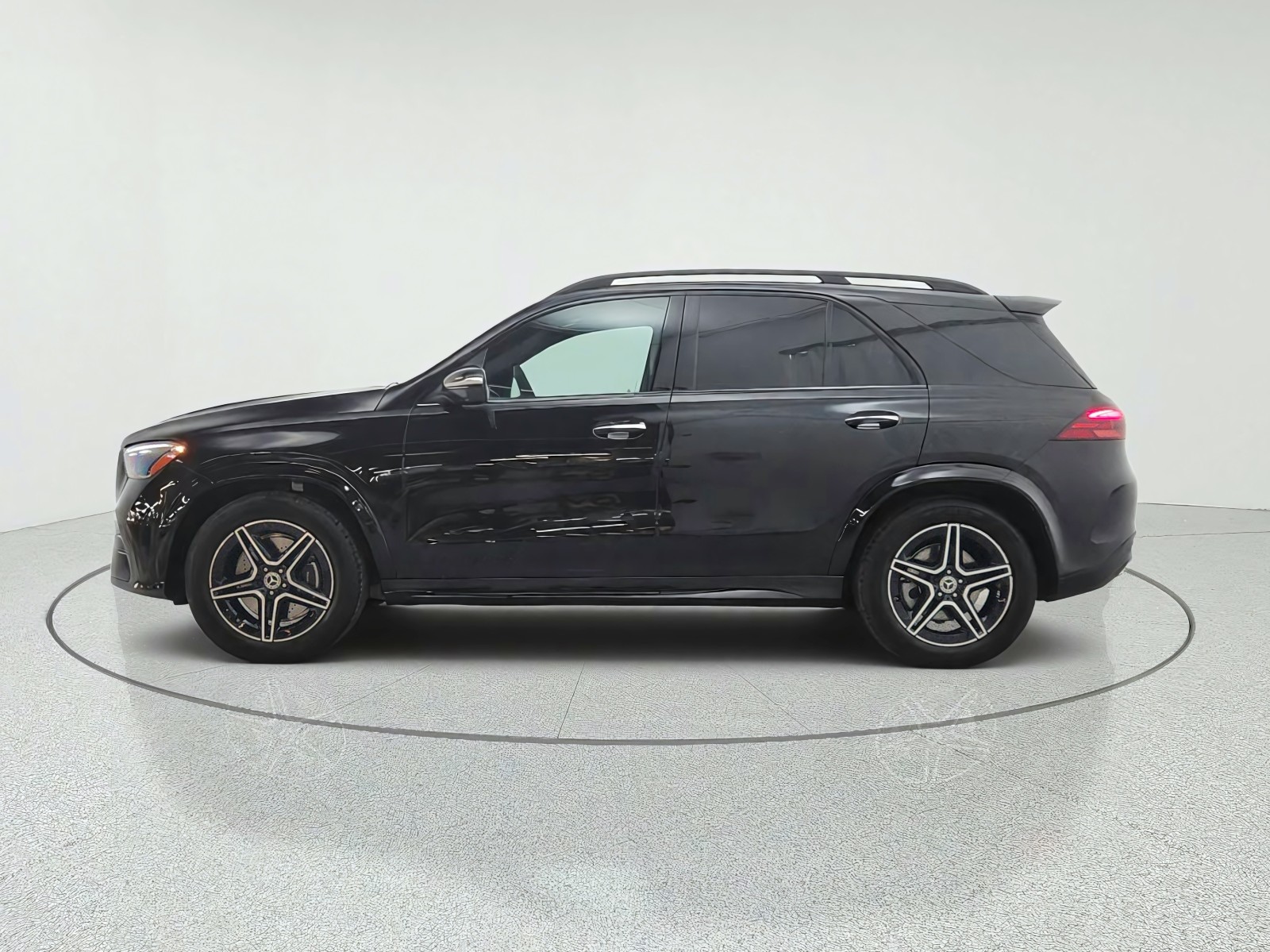 New 2026 Obsidian Black Metallic Mercedes-Benz GLE 350 4MATIC® SUV image 8