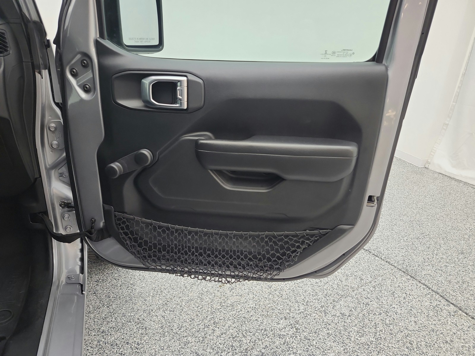 Used 2018 Billet Silver Metallic Clearcoat Jeep Sport 4x4 image 21