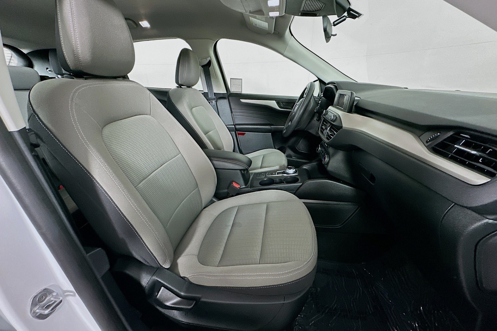 Used 2022 Oxford White Ford S image 8