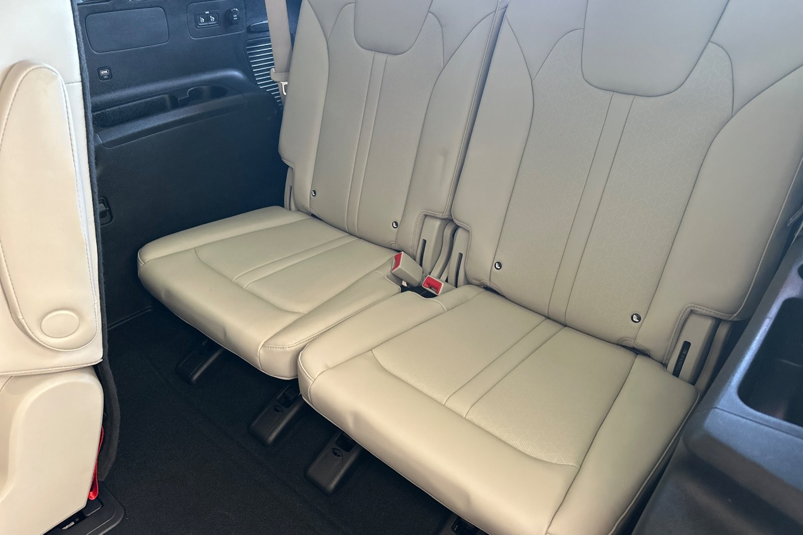Used 2022 Gravity Blue Kia S image 14