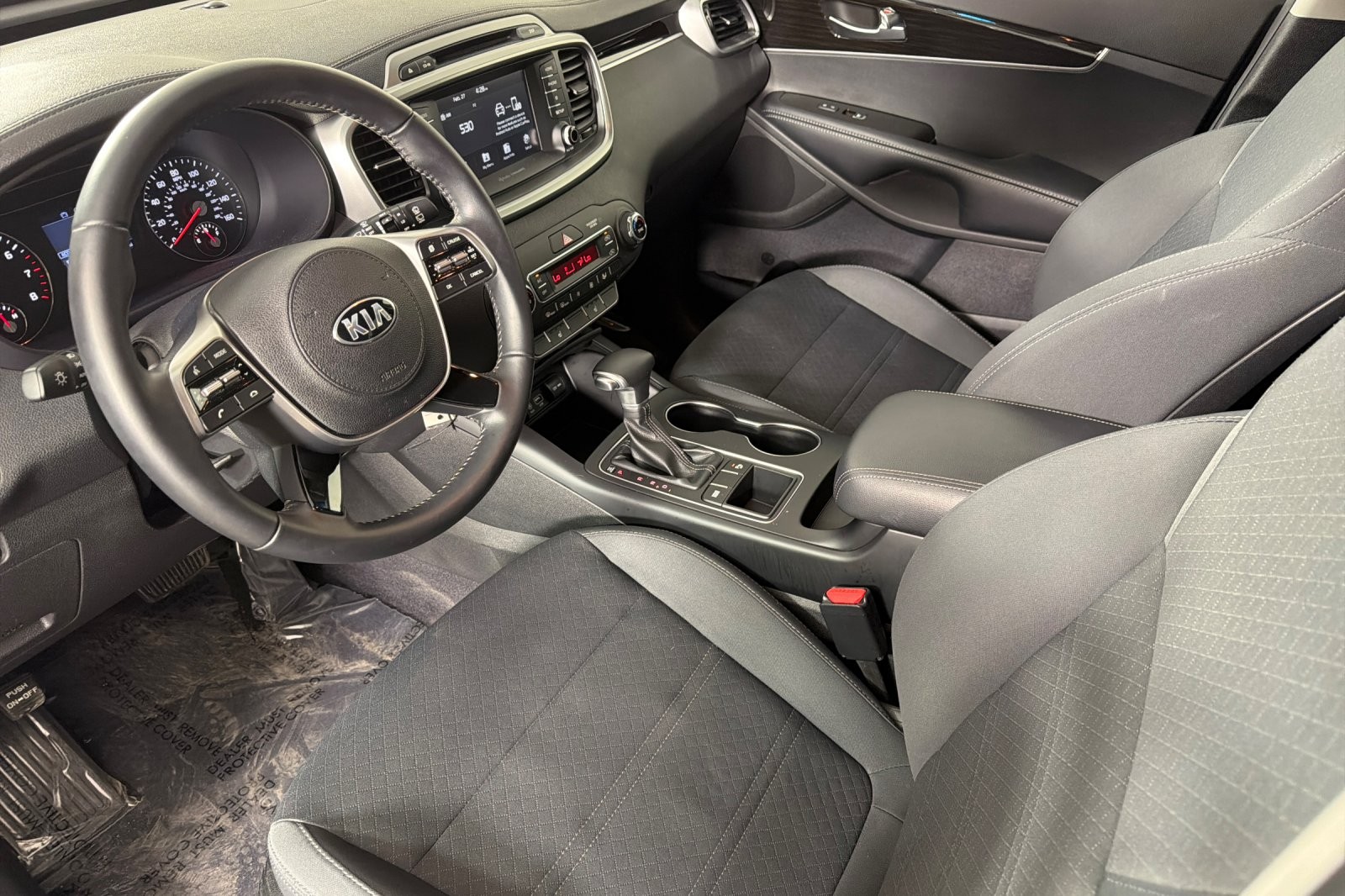 Used 2019 GRAVITY GREY Kia L FWD image 9