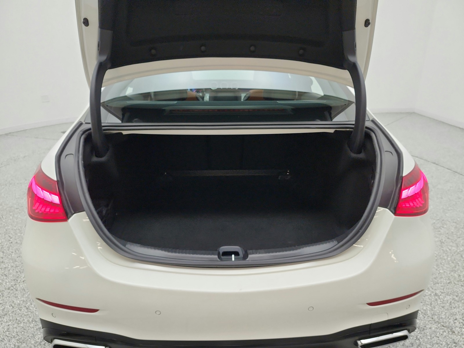 Used 2023 Polar White Mercedes-Benz C 300 Sedan image 18