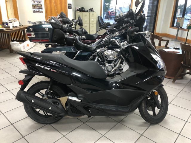 2015 Honda PCX 150 MotorCycle in Lafayette, Louisiana