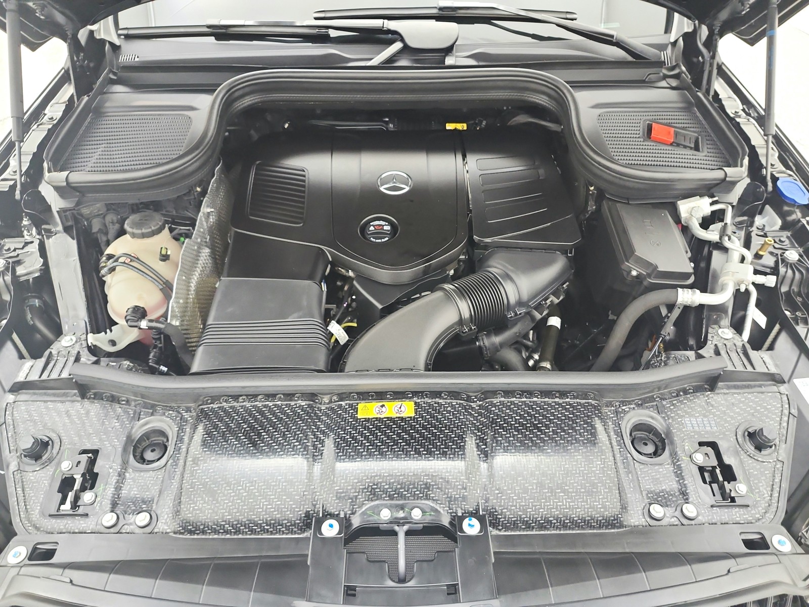 Certified Used 2026 Obsidian Black Metallic Mercedes-Benz GLE 350 4MATIC® SUV image 10