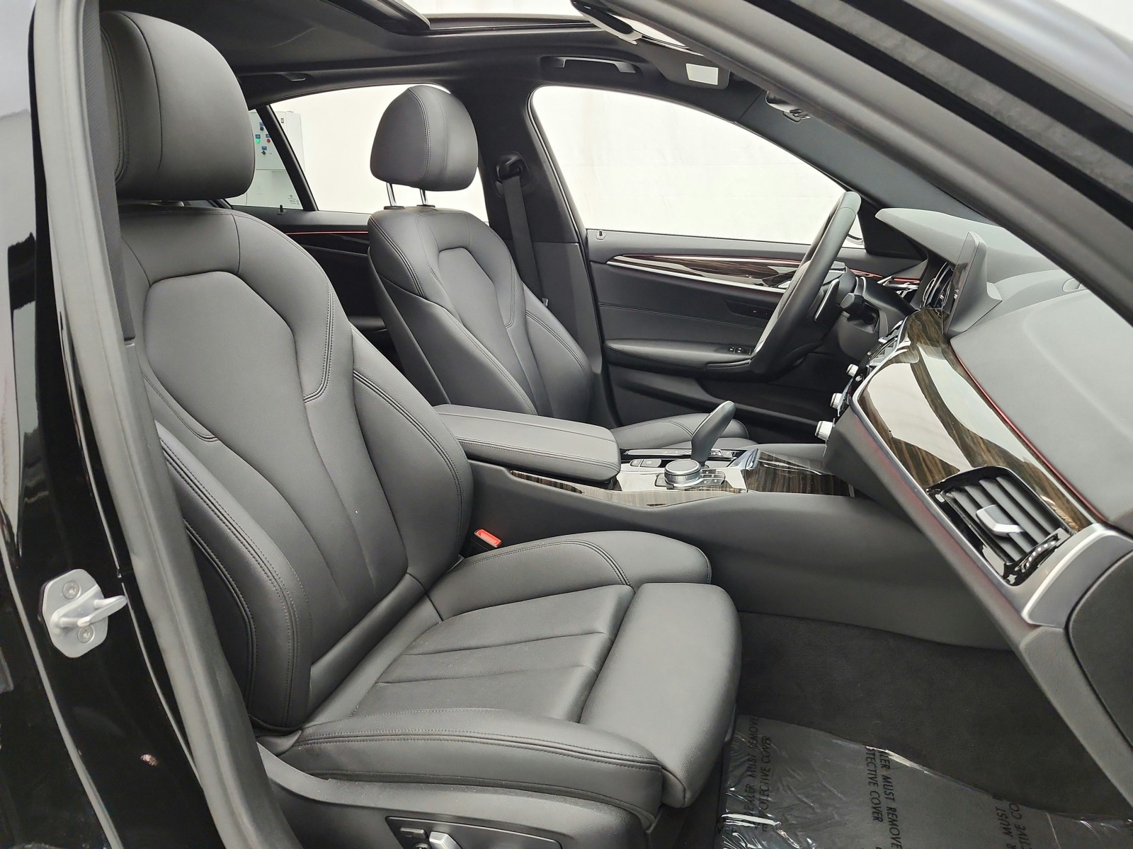 Used 2018 Jet Black BMW 530e iPerformance Plug-In Hybrid image 18